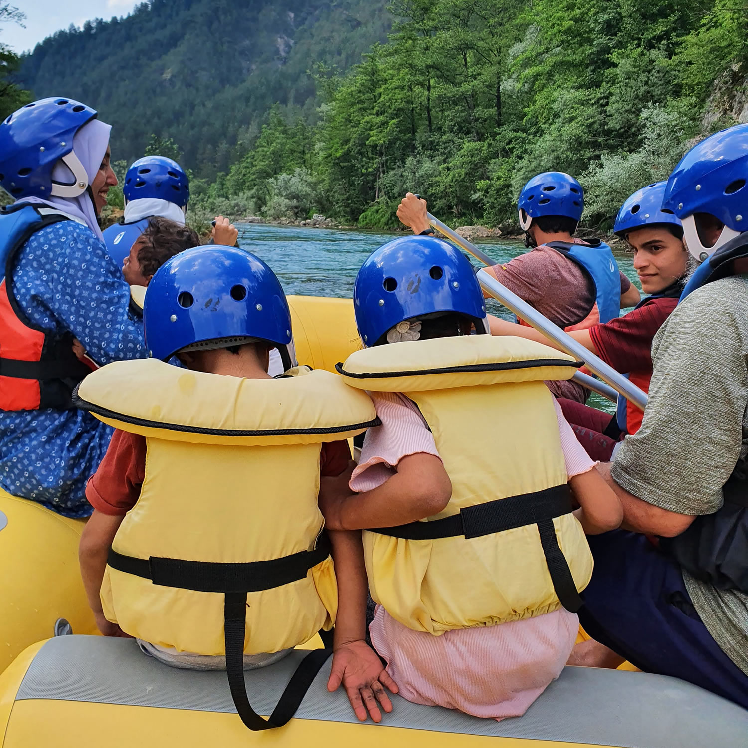 Short rafting tour for whole family